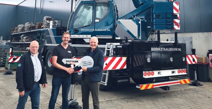 Brinkies' nieuwe Liebherr 70-tonner