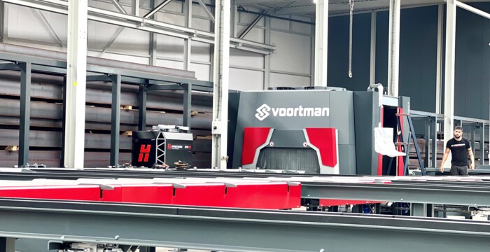 Installatie nieuwe machinelijn in volle gang